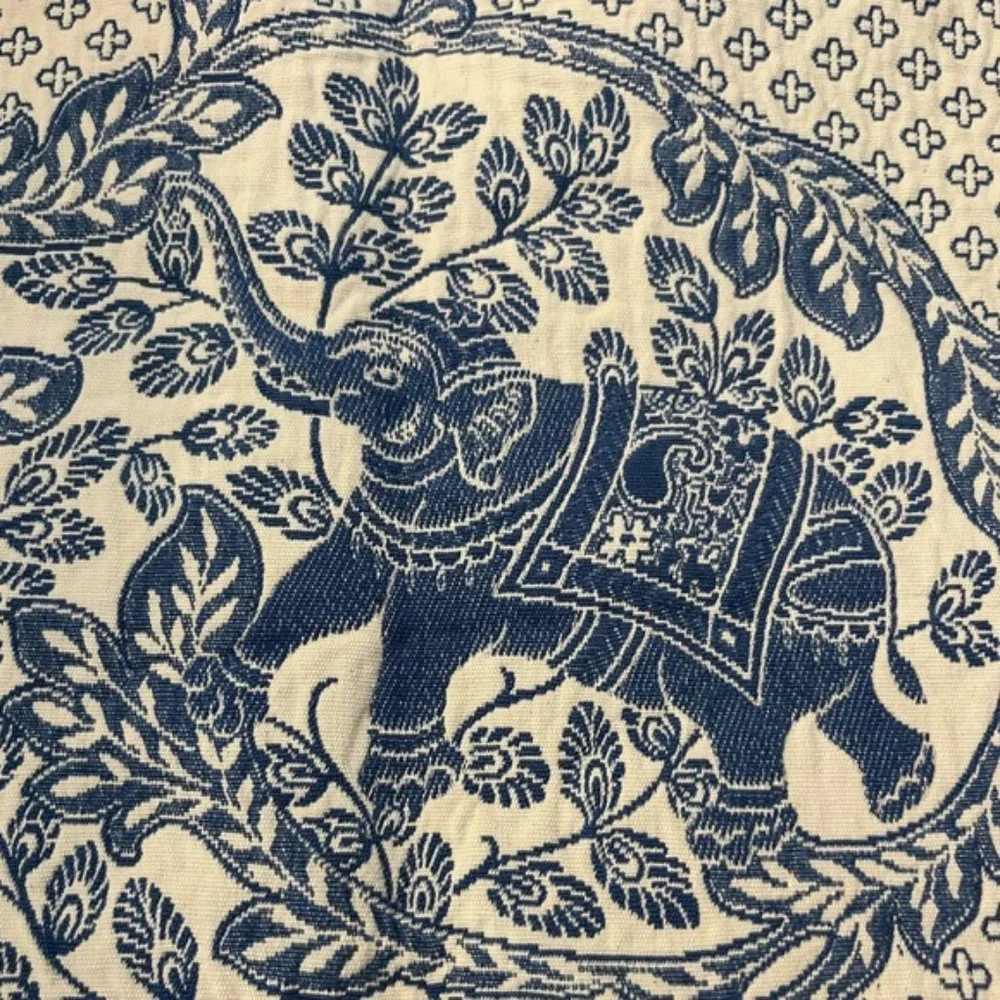 6 Placements with Elephant Design.